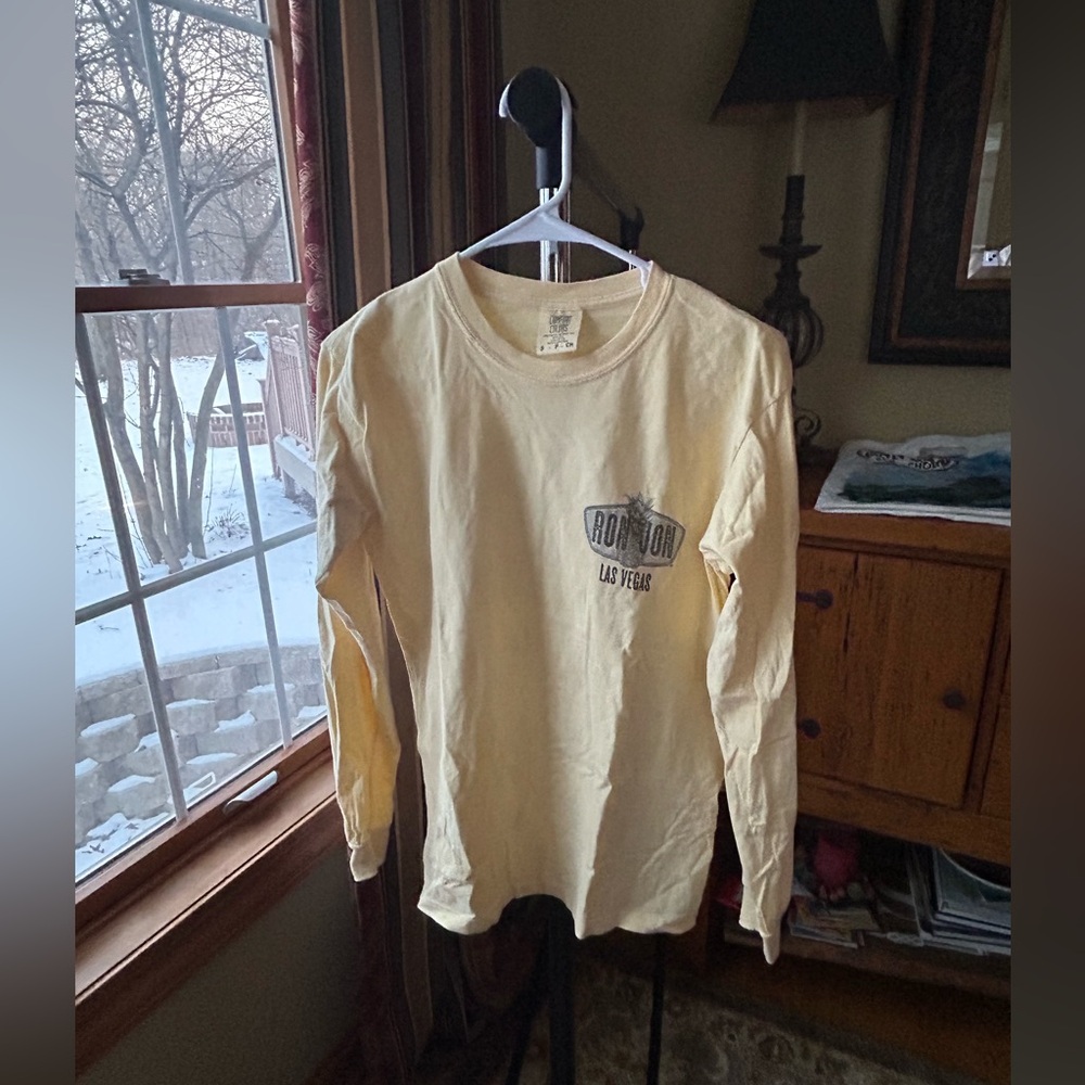 Ron John Surf Shop Las Vegas Long Sleeve T Shirt Size small women’s or men’s.